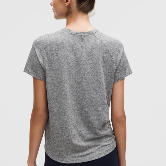Lululemon License to Train Classic-Fit T-Shirt *NWT 6/Heathered Black - Picture 2 of 5